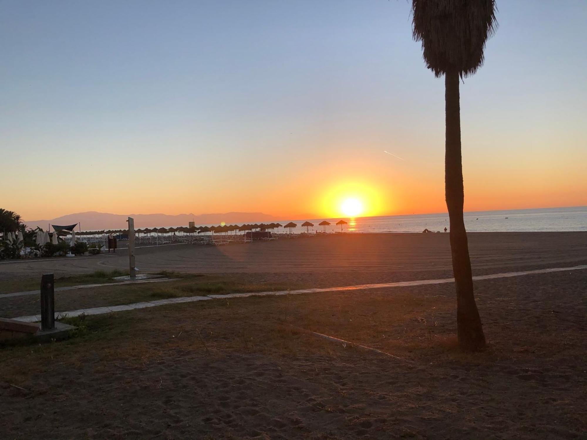 Malibu Beach Торремолинос Экстерьер фото